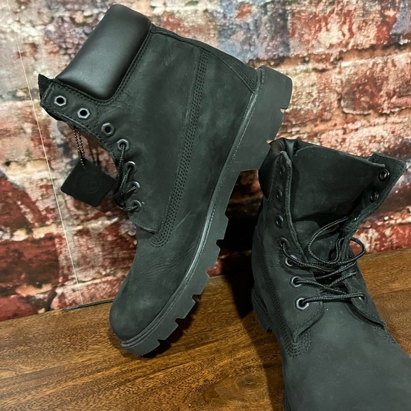 PREOWNED TIMBERLAND 6” WATERPROOF BOOTS IN ALMOST NEW CONDITION - Picture 5 of 10